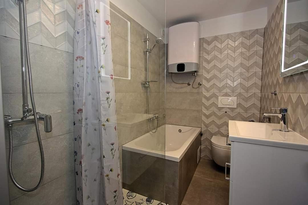 Apartment Samanta Supetar Extérieur photo