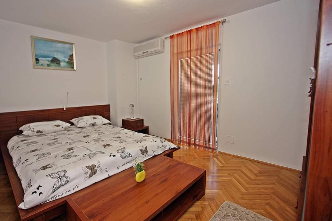 Apartment Samanta Supetar Extérieur photo